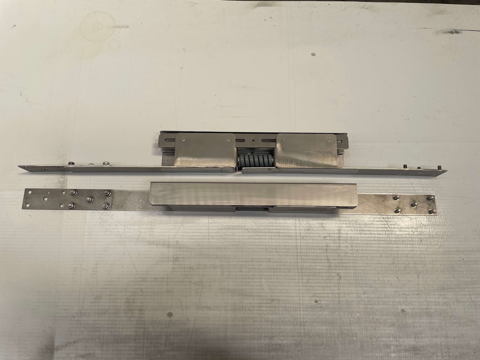 Tiranti e ancoraggi FDMTech in acciaio inox lavorati